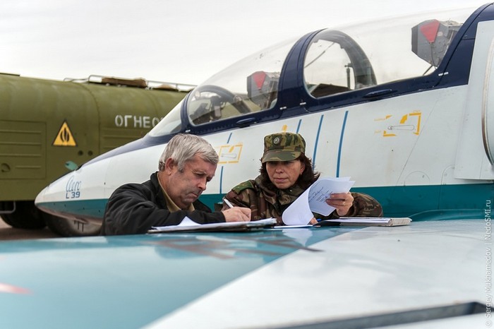 Tiêm kích huấn luyện L-39 Albatros của đội hình bay trình diễn "Rus"